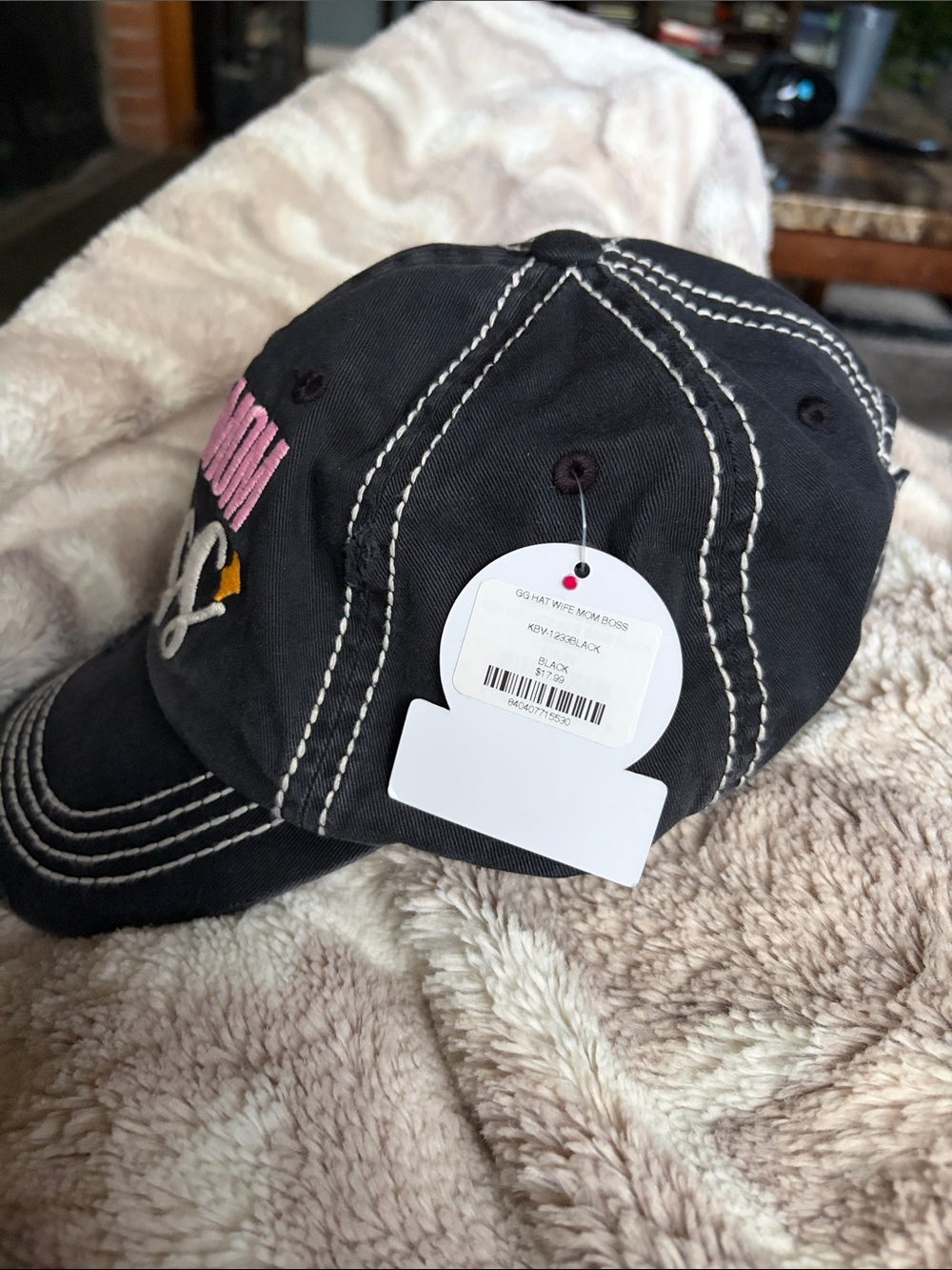 Distressed hat - Picture 2 of 3